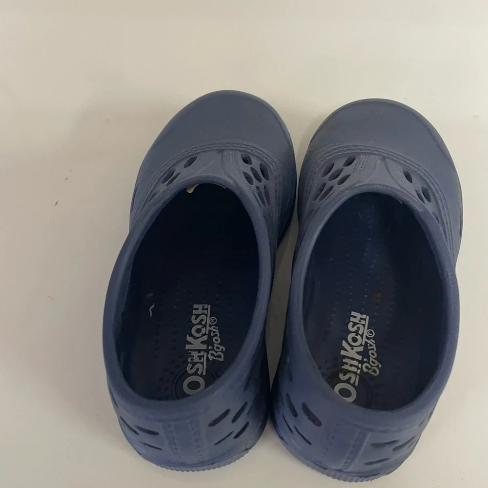 OshKosh B’Gosh rubber summer slip‎ on shoes size 7 toddlers blue
